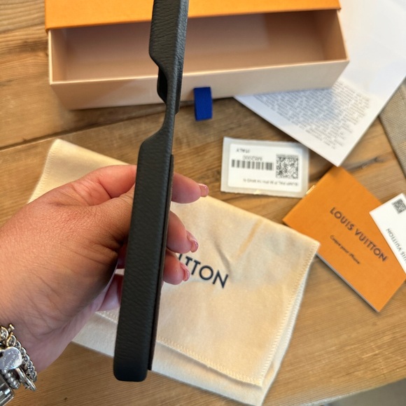 iPhone 14 Pro Max 100% Authentic full set Louis Vuitton Pallas Bumper - Picture 7 of 11